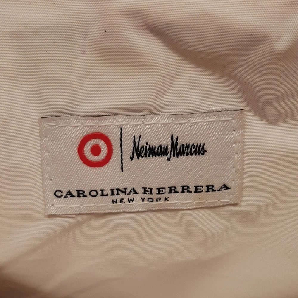 Neiman Marcus medium size quilted bag - Picture 3 of 4